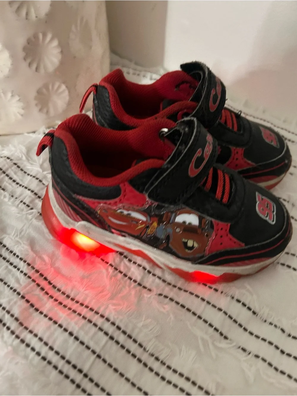 Disney Lightning McQueen Light Up Sneakers Black Red Kids Size 6